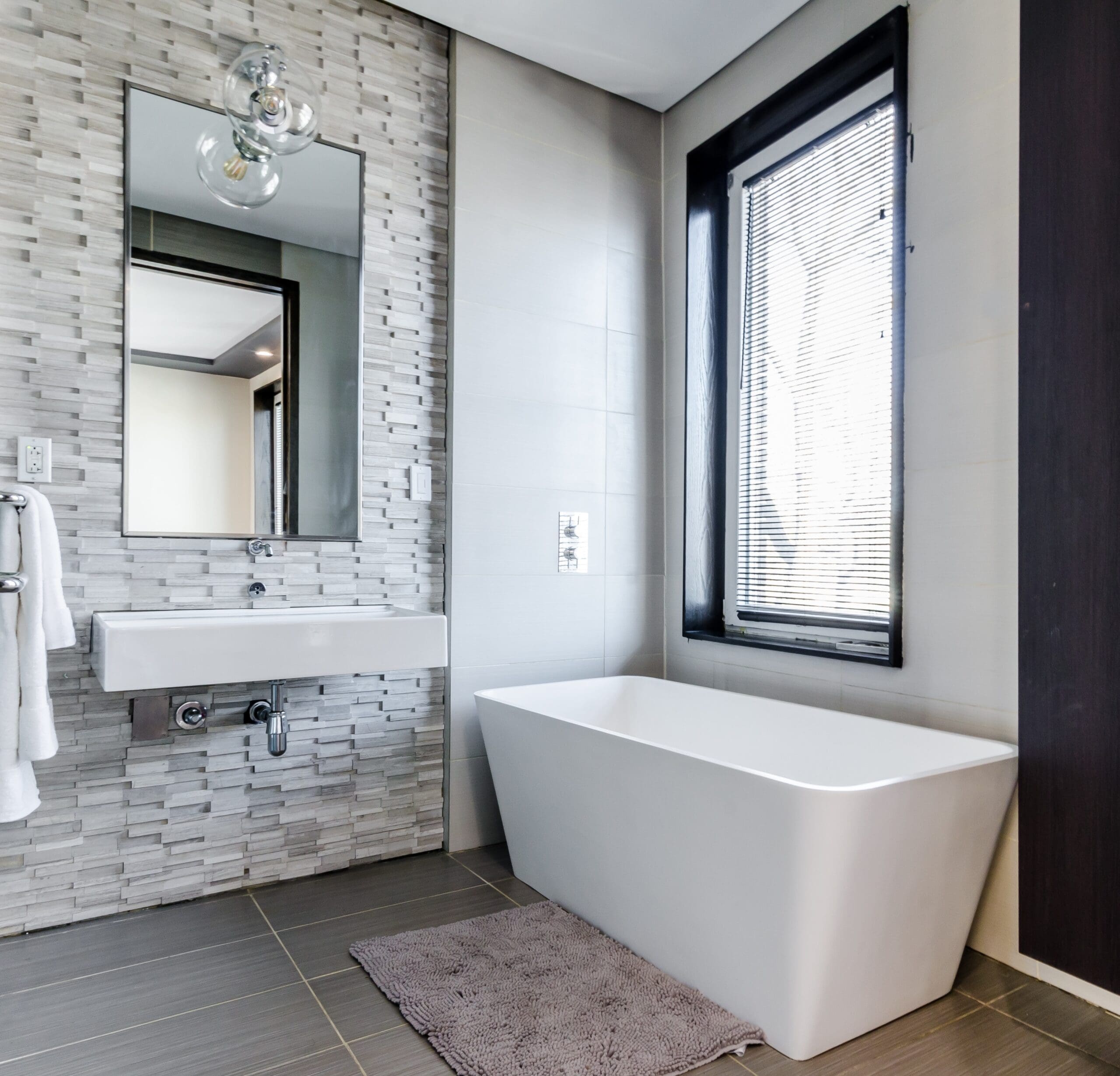 5 Remodeling Ideas for a Small Bathroom