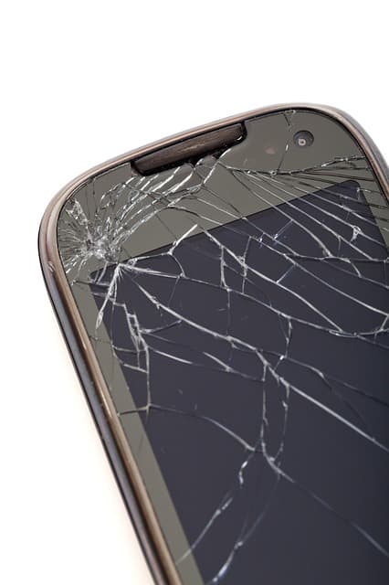 broken 72161 640 - How to pick a good phone for traveling