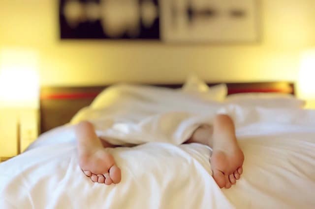 sleeping 1159279 640 - 5 Tips & Habits to Create the Healthiest Sleep Routine