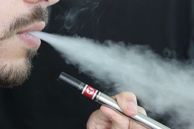 e cigarette 1301670 640 - How To Indulge In Your Vices Responsibly