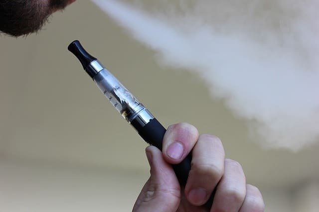 e cigarette 1301664 640 - Incognito Vapers: A Primer on Stealth Vaping