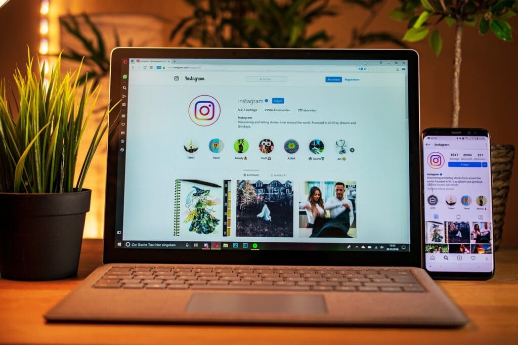 laptop 3781384 1280 1024x682 - How a Man Should Manage His Instagram Account