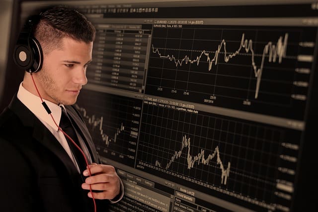 trade 2328525 640 - Top 4 Brokers that Work with MetaTrader 4