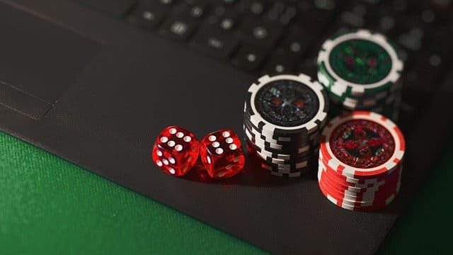 dice 5012425 640 - A Guide to Bonuses in Online Casinos for Beginners