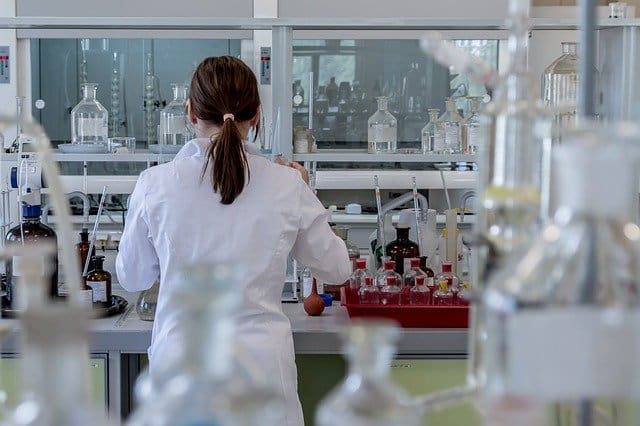 3 Things You Stop Doing Once You Get a Job at a Laboratory