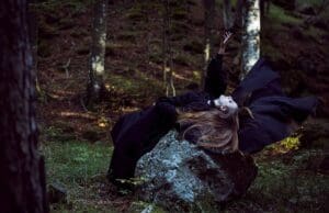 7 Ways to Pull Off a Goth Look 7 Ways to Pull Off a Goth Look