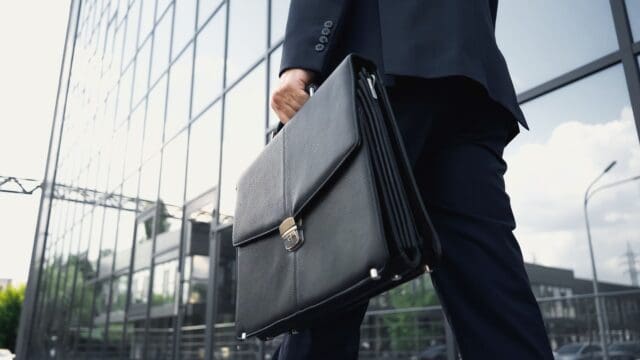How To Choose a Briefcase